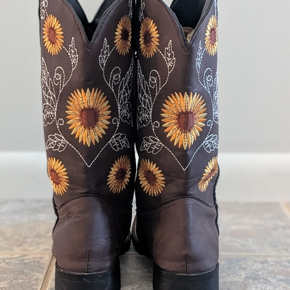 Brown Cowboy Heeled Boots with Sunflower Embroidery Women Size 38(6.5-7) - Picture 3 of 10
